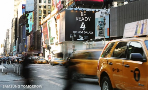 Samsung redecorates Times Square for the Galaxy S IV launch 3
