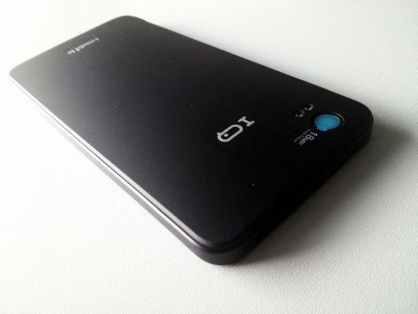 i-mobile IQ X back
