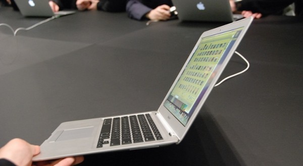 สื่อนอกคาด MacBook 12 นิ้วจ่อเปิดตัวก่อน iWatch