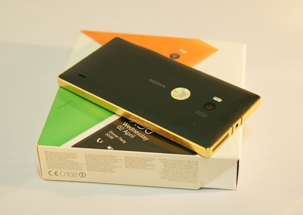 Lumia 930 Gold Limited Edition in Vietnam (3)
