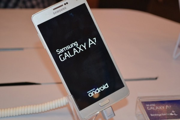 Samsung Galaxy A7 (1)