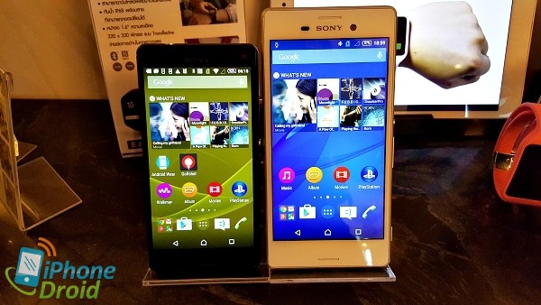 เทียบขนาด Xperia M4 Aqua (ซ้าย) กับ Xperia C4 Dual (ขวา)