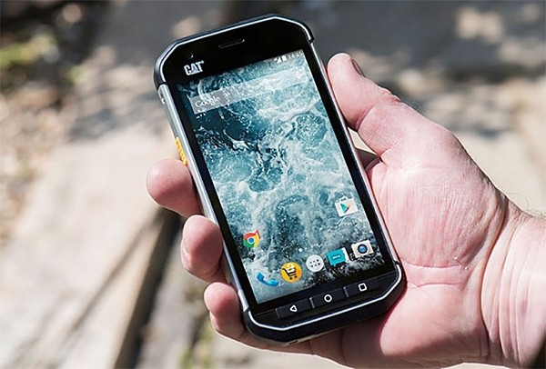 CAT S40 SMARTPHONE-01