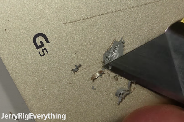 LG G5 is covered in a thick layer of plastic-01