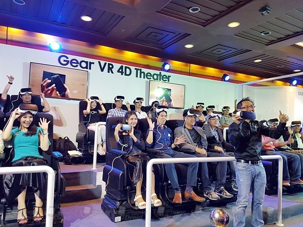 Samsung Gear VR 4D Theater-01