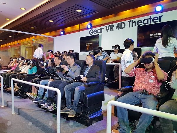 Samsung Gear VR 4D Theater-10