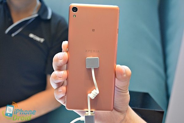 Sony Xperia XA Hands On-12