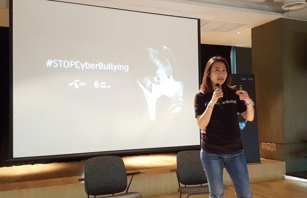 dtac-stop-cyber-bullying-2