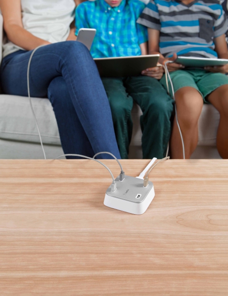 Family RockStar™ 4 USB Ports Charger (F8M990vfWHT__001