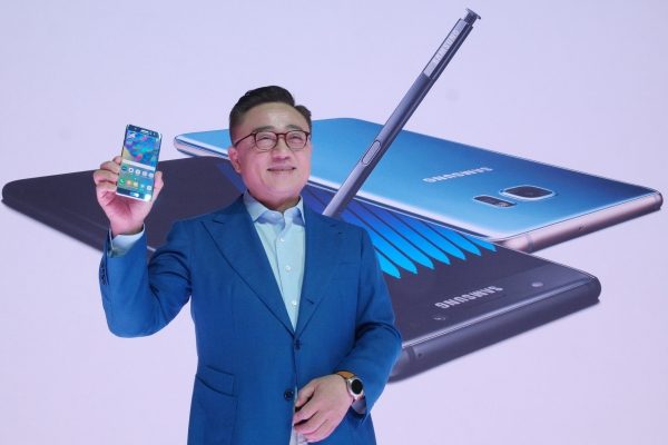 ดีเจ โก๊ะ เปิดตัว กาแลคซี่ โน้ต 7