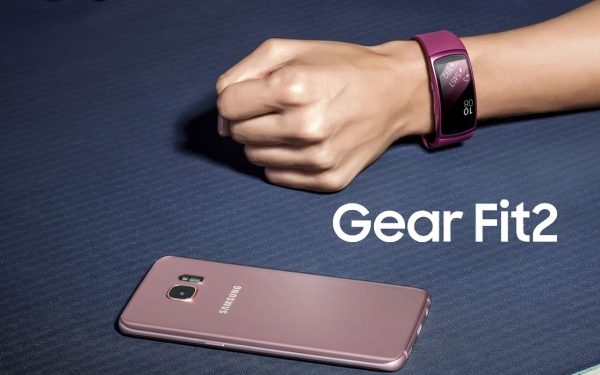 Gear Fit2 Lifestyle-1