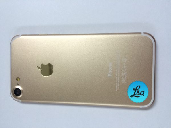 Leaked-images-of-the-iPhone-7-and-iPhone-7-Plus-in-Gold-and-Space-Black (3)