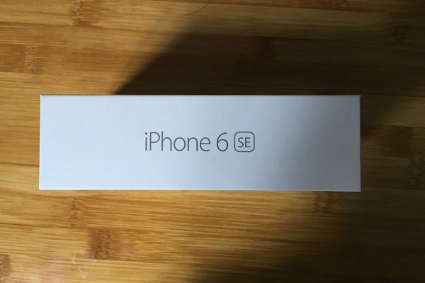 iPhone 6SE Box
