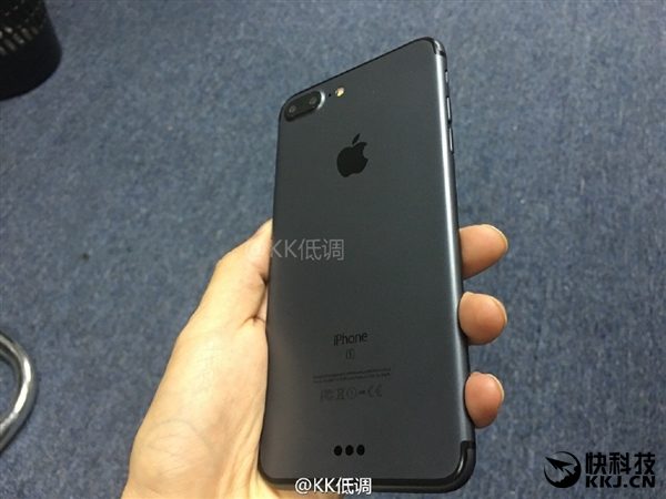 iPhone 7 Black 1