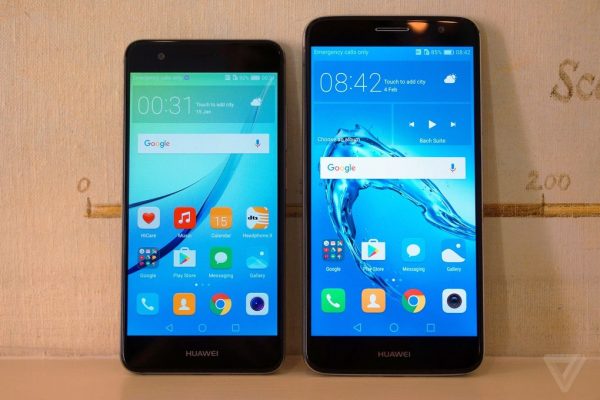 Huawei Nova (ซ้าย) และ Nova Plus (ขวา)
