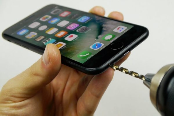 Secret Hack To Get Headphone Jack on the iPhone 7