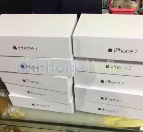 iPhone 7 box design, points to Sept. 16 launch