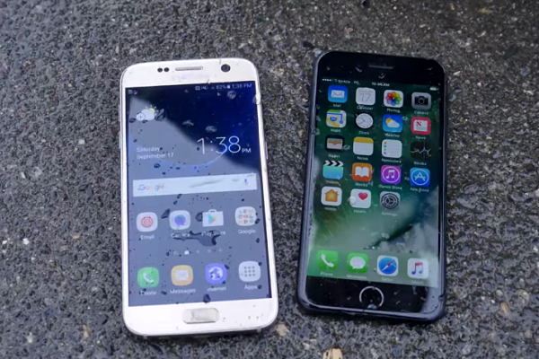 iPhone 7 vs S7 DEEP Water Test! How Deep Before It Dies