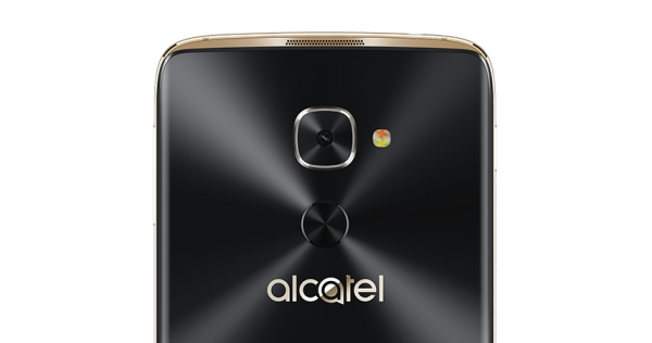 Alcatel IDOL 4S with Windows 10 Camera