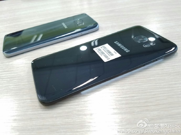 Glossy-black-Galaxy-S7-edge-leaks (2)