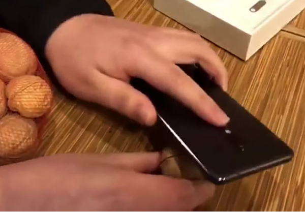 Nokia 6 Smashes Walnuts with Ease