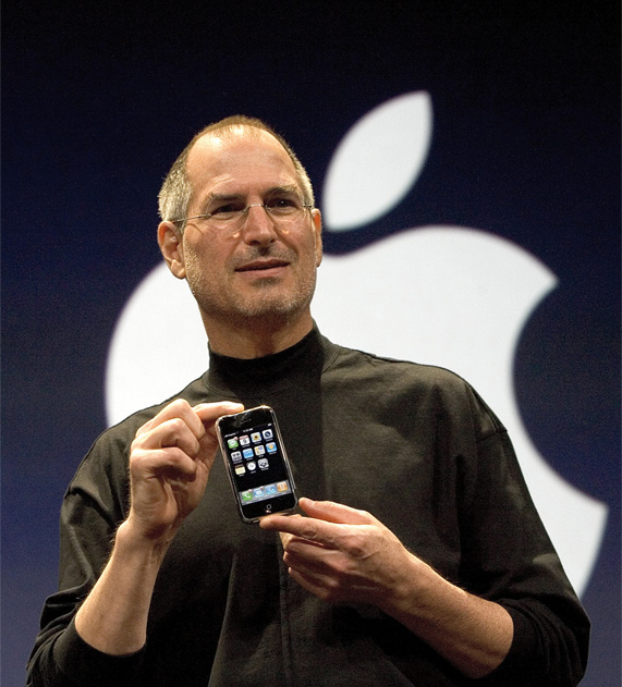 ภาพ Steve Jobs แนะนำ iPhone รุ่นแรกในปี 2007