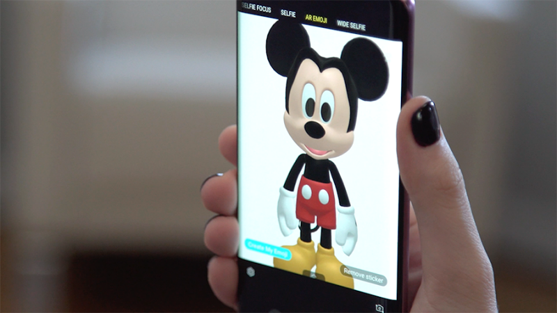 Mickey and Minnie Mouse AR Emojis