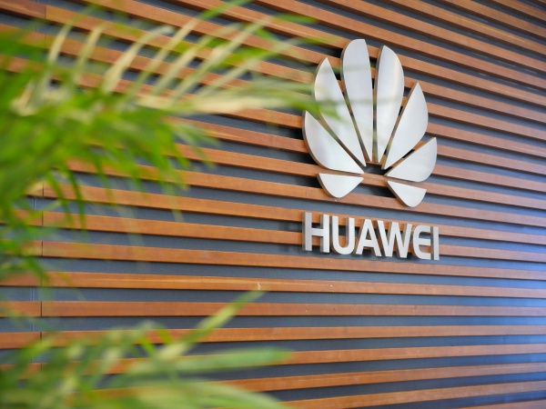 Exclusive : พาทัวร์ Huawei Test Lab