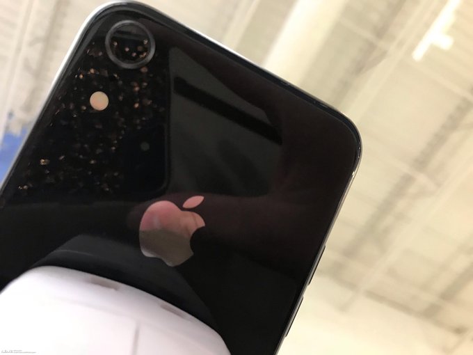 iPhone-9-2018-design-new-camera-leak