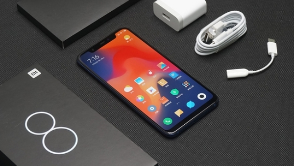 Xiaomi Mi 8 รุ่นแรม 8GB และความจุเครื่อง 128GB พร้อมวางขายแล้วในวันนี้