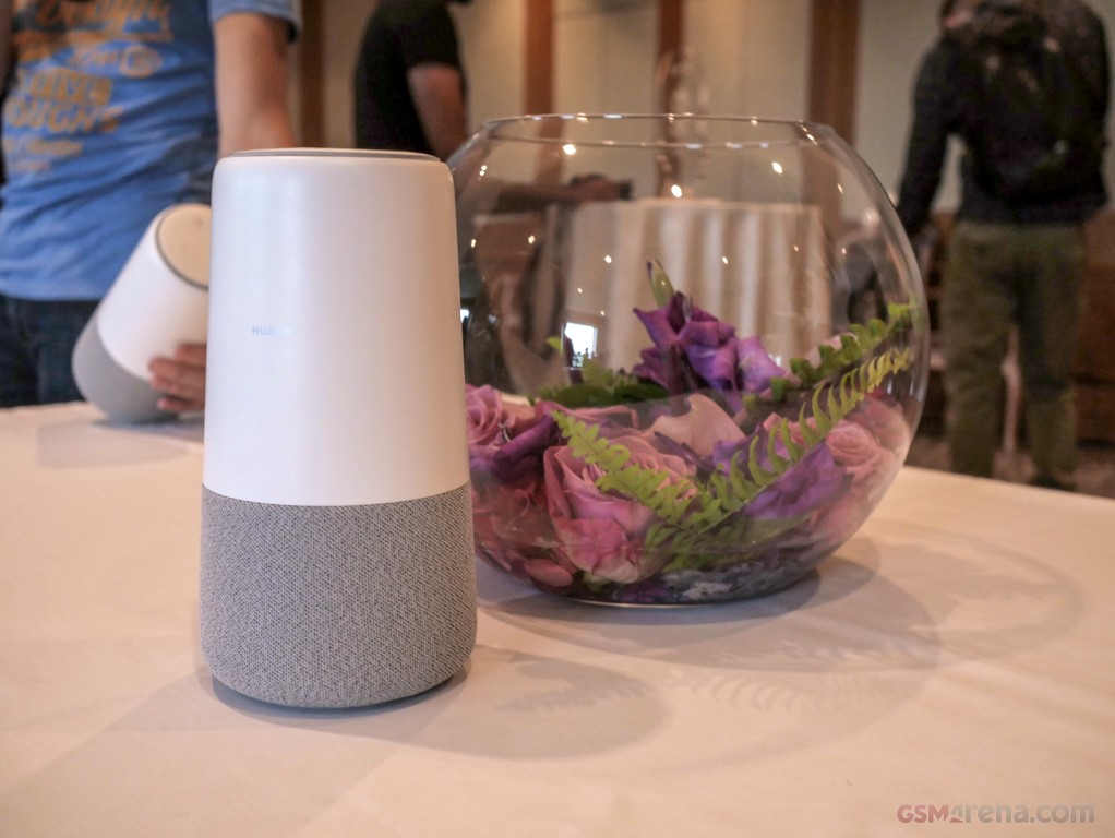 Huawei AI Cube and GPS Locator