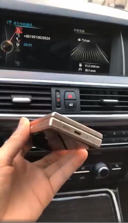 Samsung W2019 flip phone leaks again