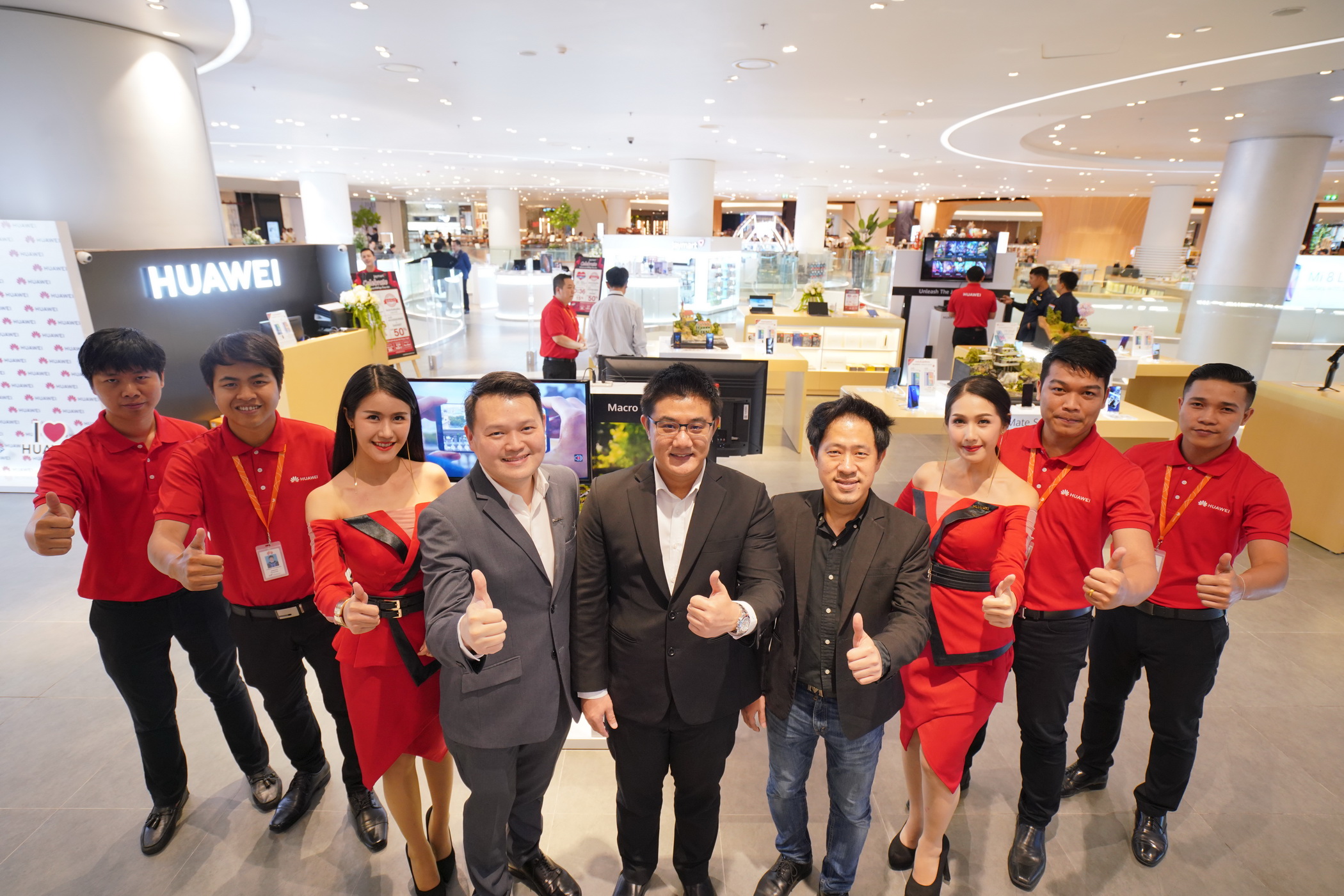 Huawei Experience Store at ICONSIAM