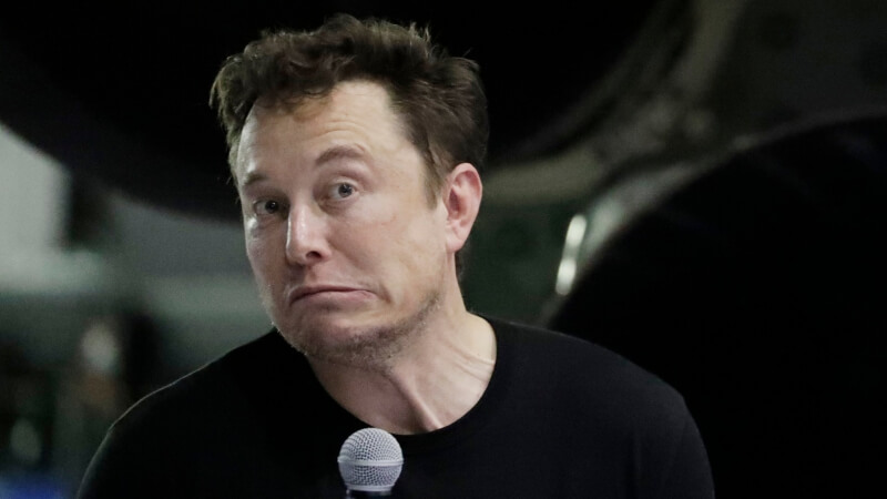 Elon Musk says Apple doesn’t really ‘blow people’s minds’ anymore