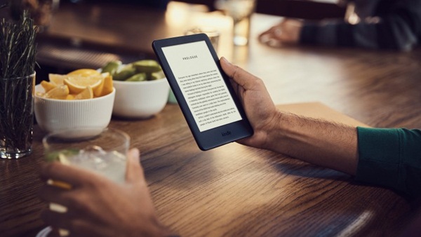 Amazon updates base model Kindle with an illuminated display