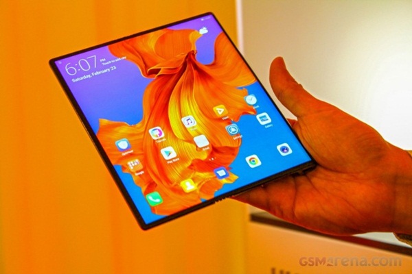 BOE Senior VP says more affordable foldable phones coming by 2021
