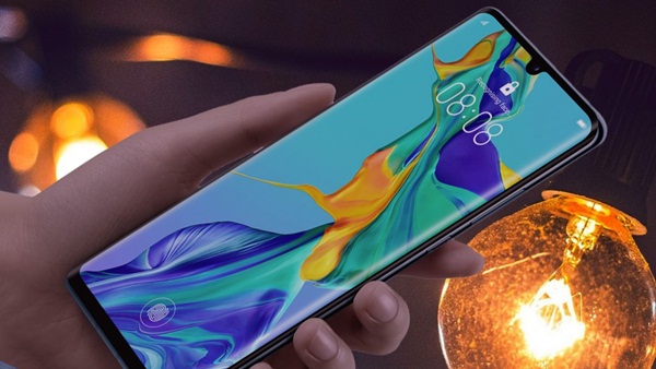 Huawei P30 and P30 Pro update enables DC dimming
