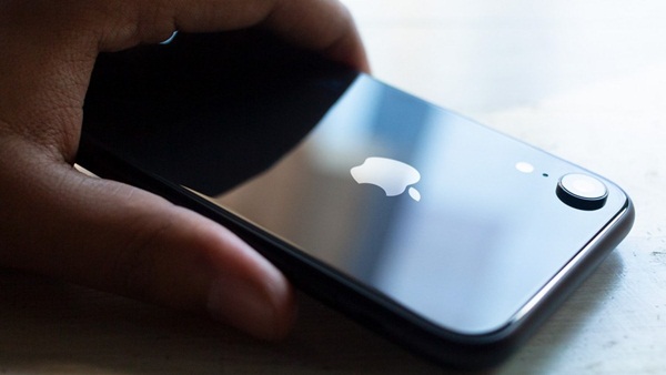 Apple considers moving 15% to 30% of its manufacturing out of China