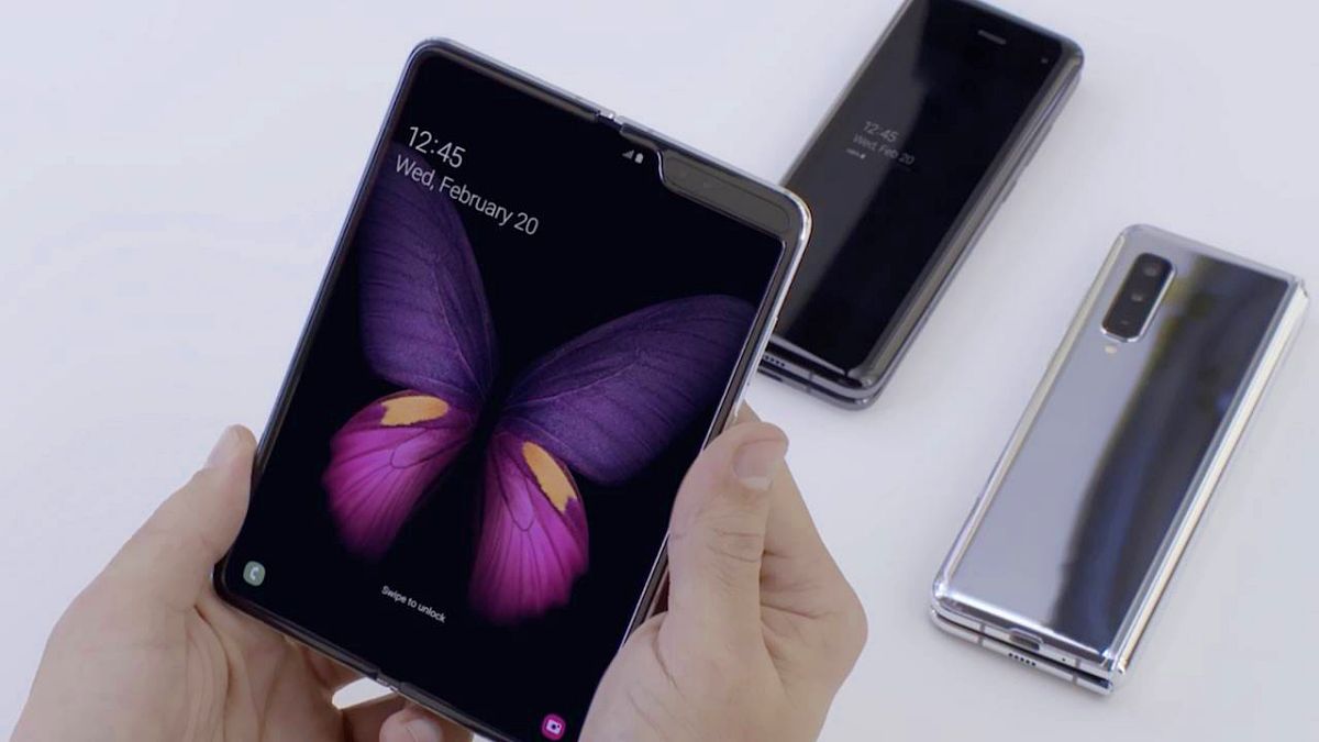 Samsung is planning to launch an outward-folding phone ahead of the Huawei Mate X