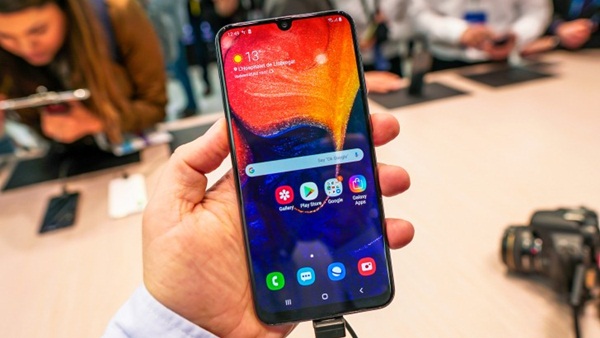 Samsung updates Galaxy A30 with slow-motion video recording