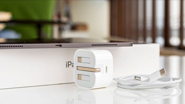 iPhone 11 will include USB-C charger