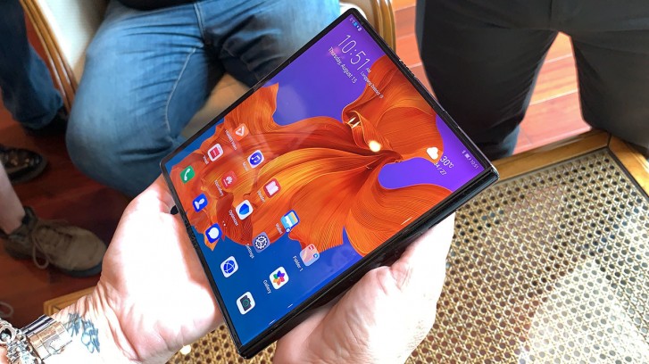 Huawei Mate X foldable will launch with Kirin 990 SoC and the P30 cameras