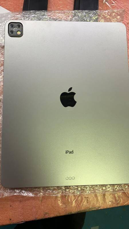 2019 iPad Pro dummy shows same triple-camera module as iPhone 11 Pro