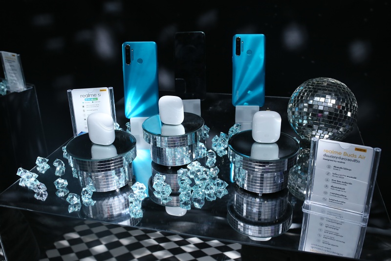 realme 5i and realme Buds Air