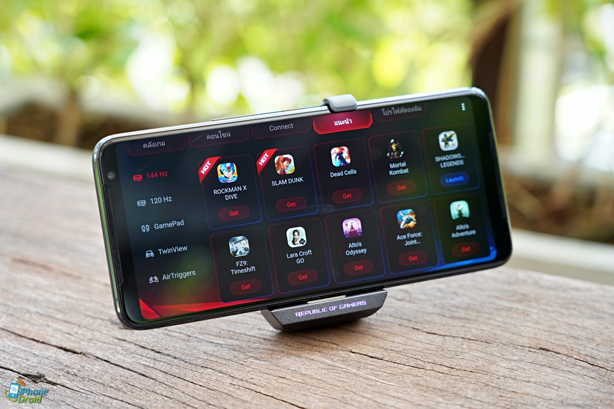 ASUS ROG Phone 3 with AeroActive Cooler 3 Photo