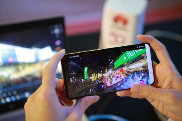 รูปภาพนี้มี Alt แอตทริบิวต์เป็นค่าว่าง ชื่อไฟล์คือ HNY-2021_Huawei-Central-World-9.jpg