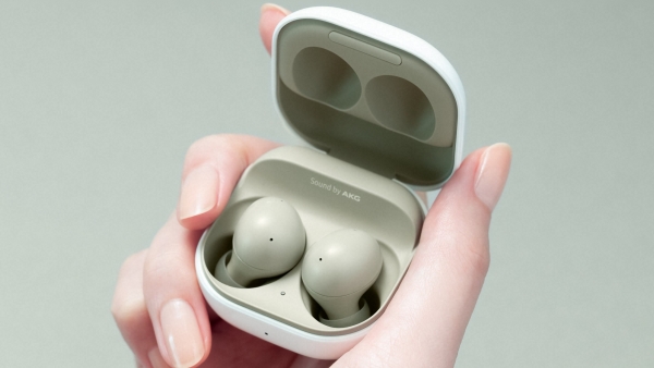 3 cool features of the Samsung Galaxy Buds2 Immerse yourself in studio-quality sound. Step into a world of self-made entertainment thumbnail