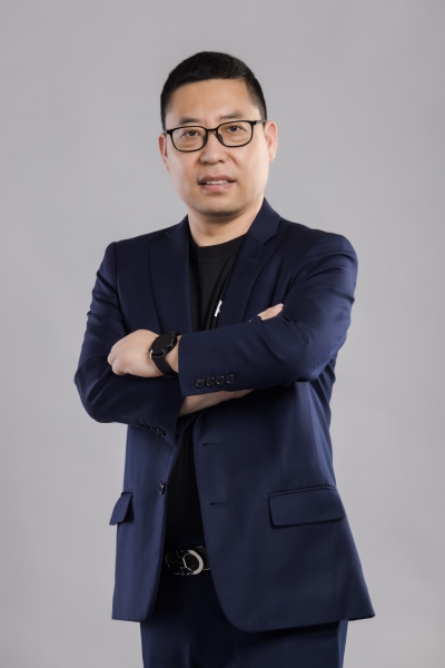 This image has an empty alt attribute; its file name is Roben-Wang-Huawei.jpg