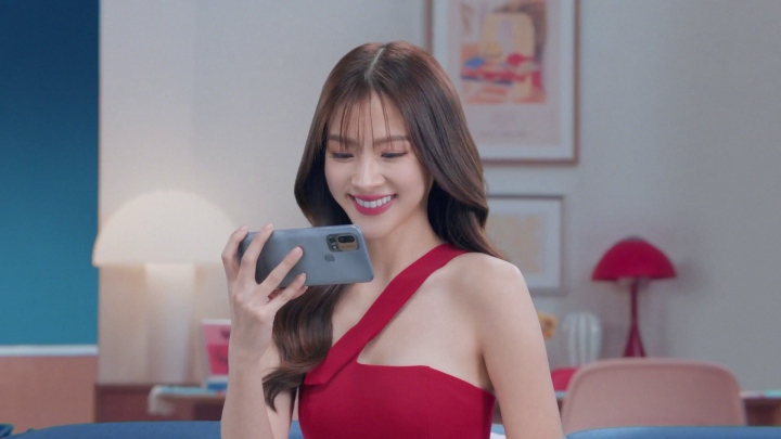 True Corporation introduces new duo presenters Nine-Baifern for the first time ever