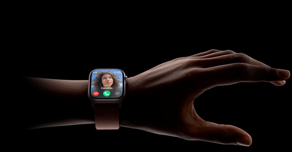 Apple Watch double tap gesture now available with watchOS 10.1